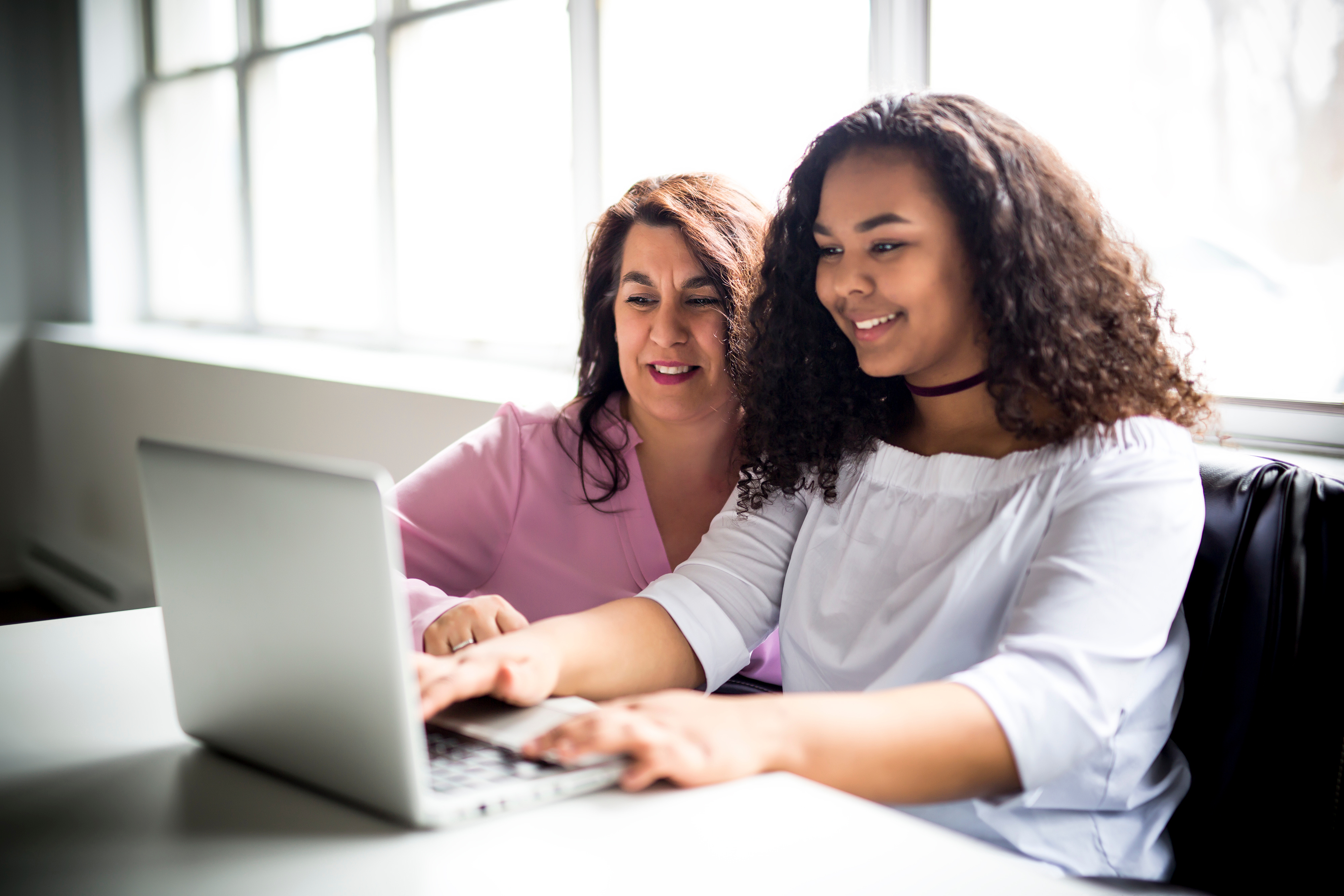 How to Fill Out the FAFSA as a Parent: Decode Your Role featured image